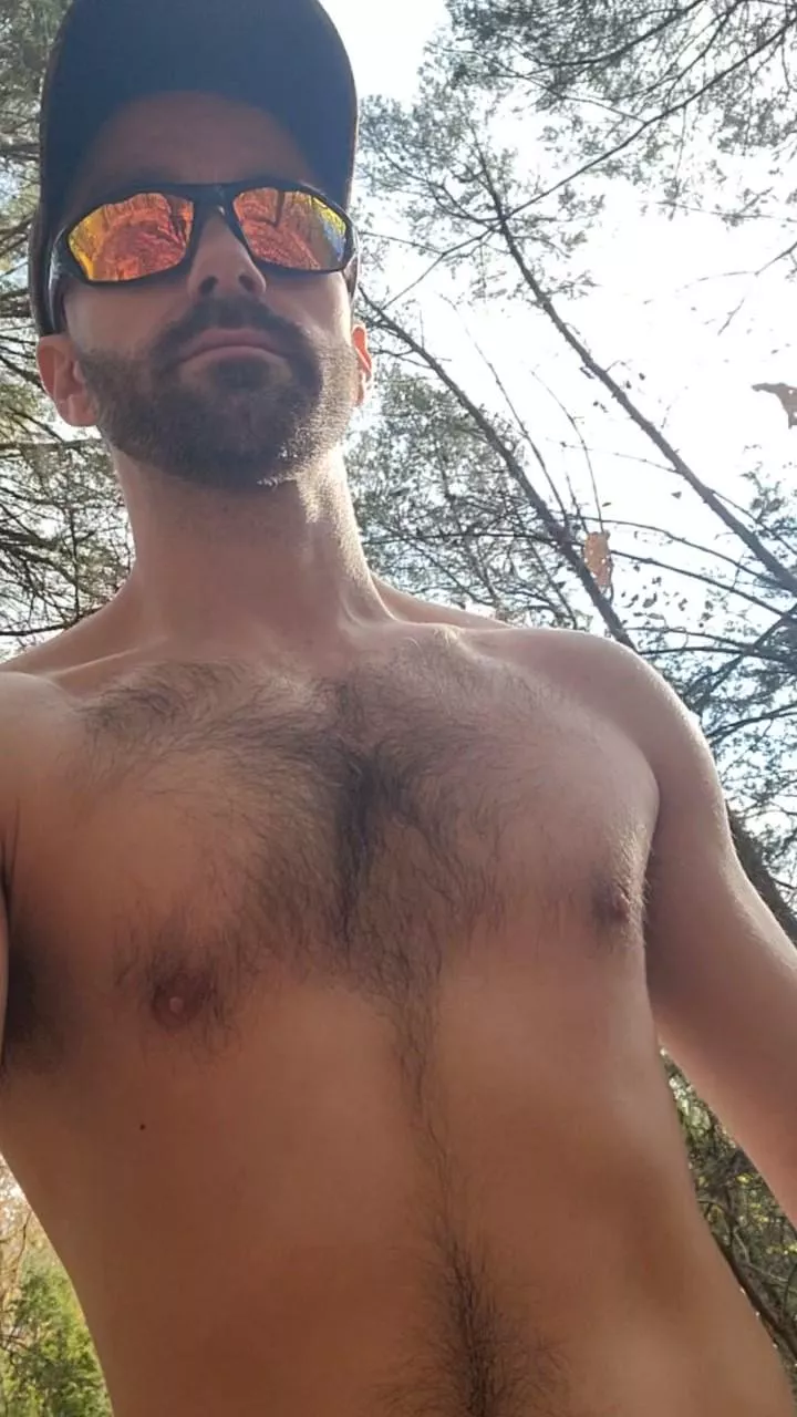 Any gay guys like hiking naked?
