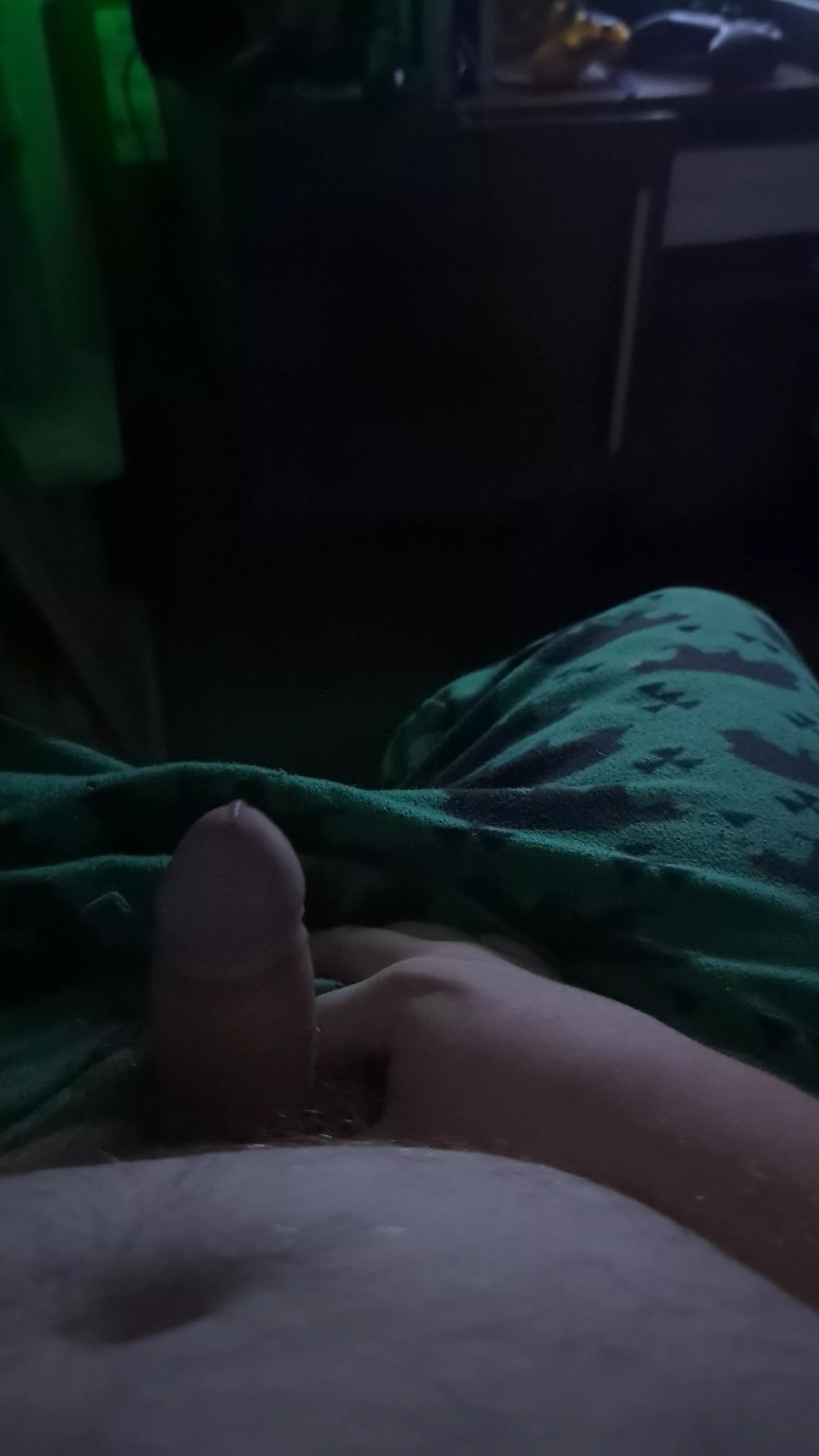 First time posting. Been horny all day 😔