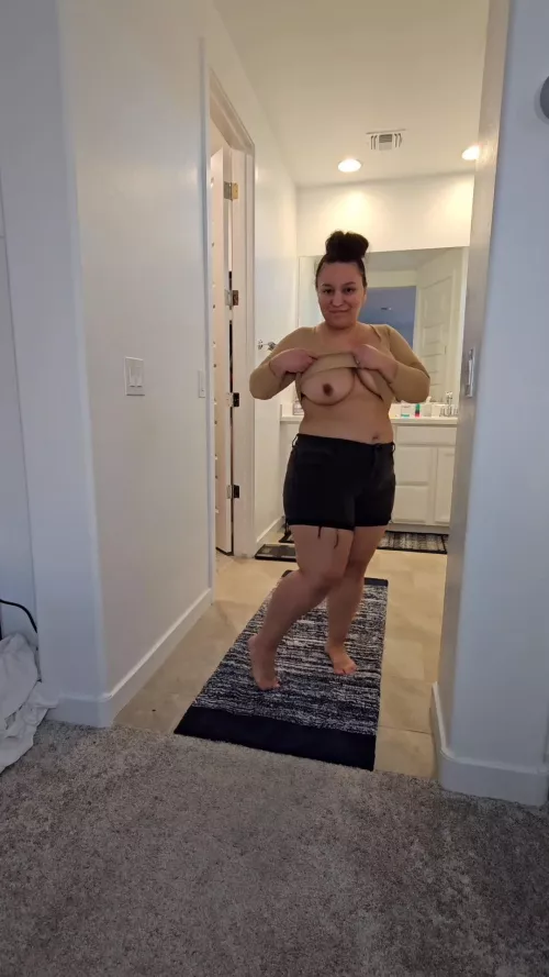 Happy Monday enjoy my right boob!