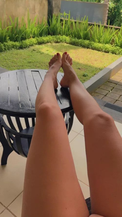 I'd love for you to lick my toes ..