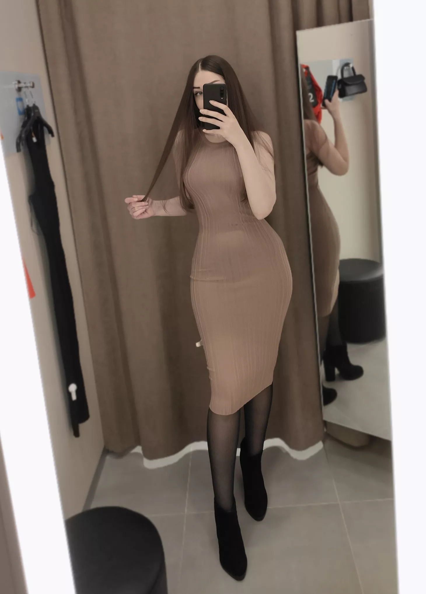 I'm thinking whether to buy this dress or not