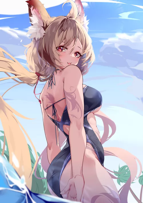 looking-back foxy beauty [original]