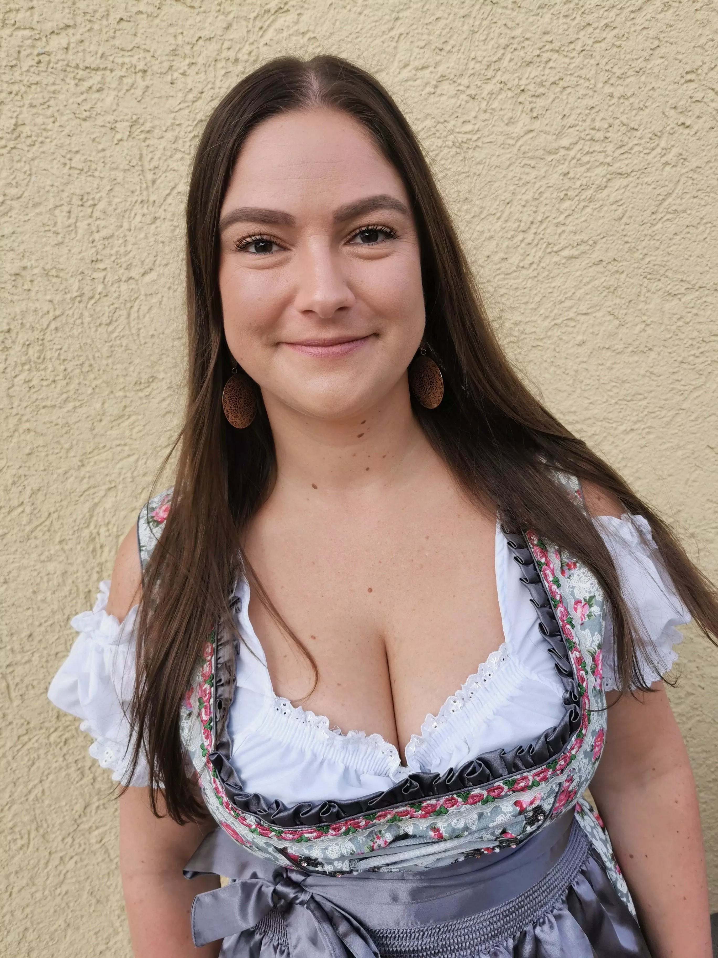 My sweet cleavage in a bavarian Dirndl