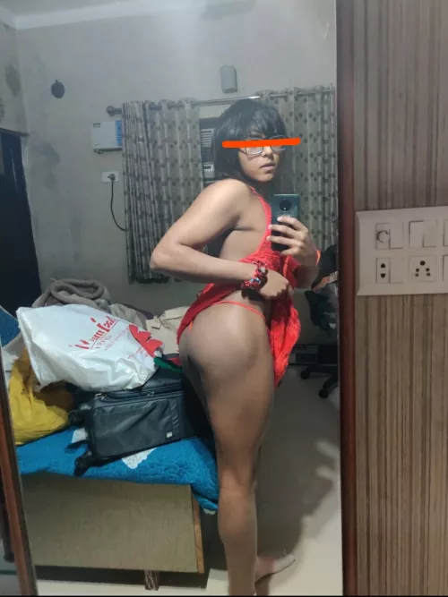 Be honest, would you still remain straight if I teased you like this? 😩🙈