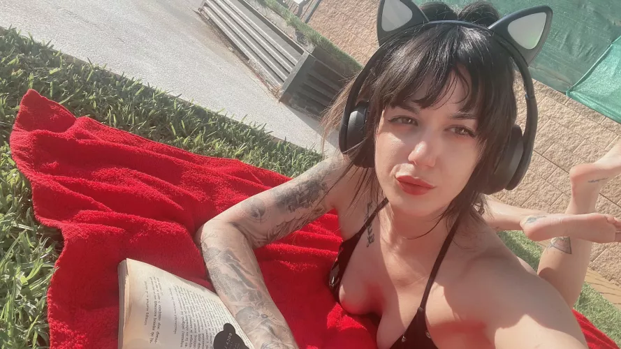 I felt cute sunbathing with my kitty headset
