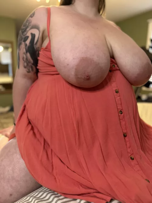 I heard you like heavy hanging mom boobs