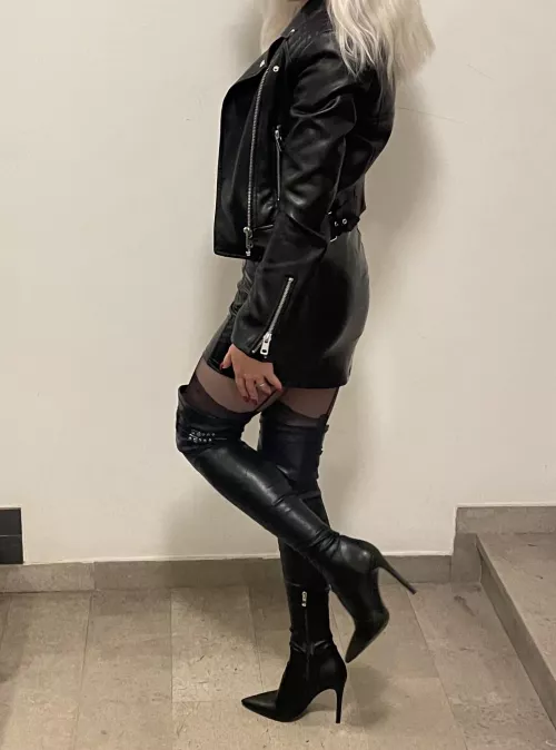 Leather total look