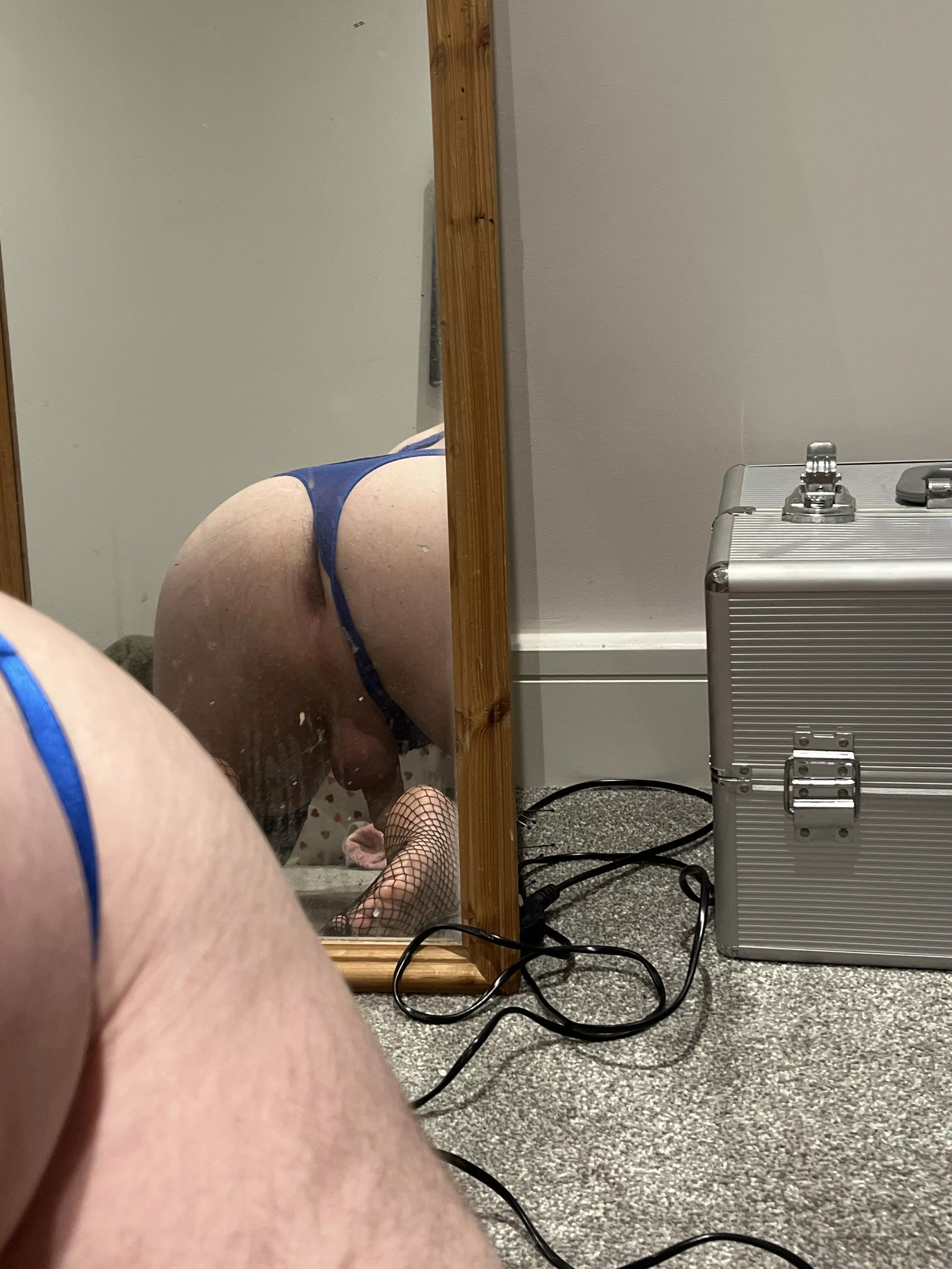 Please fuck me in my girlfriends lingerie 😇