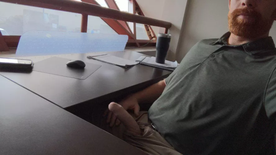 👋 to be my office slut