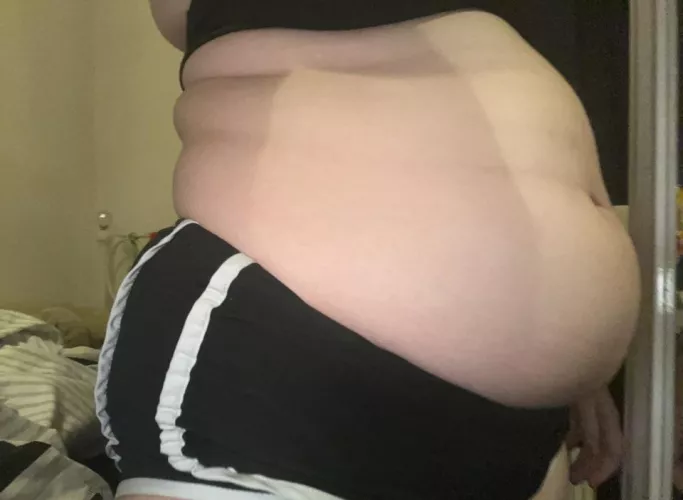 Who wants to brand me with a piggy tattoo 🐷