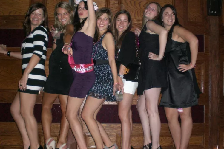 [7] who in the bachelorette party is going home to suck you off?