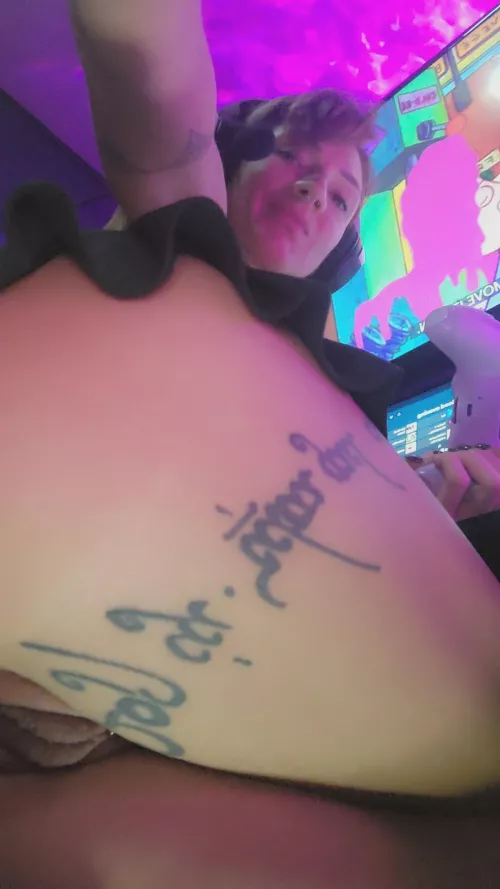 Excuse me sir, is this face taken... 🖤🖤