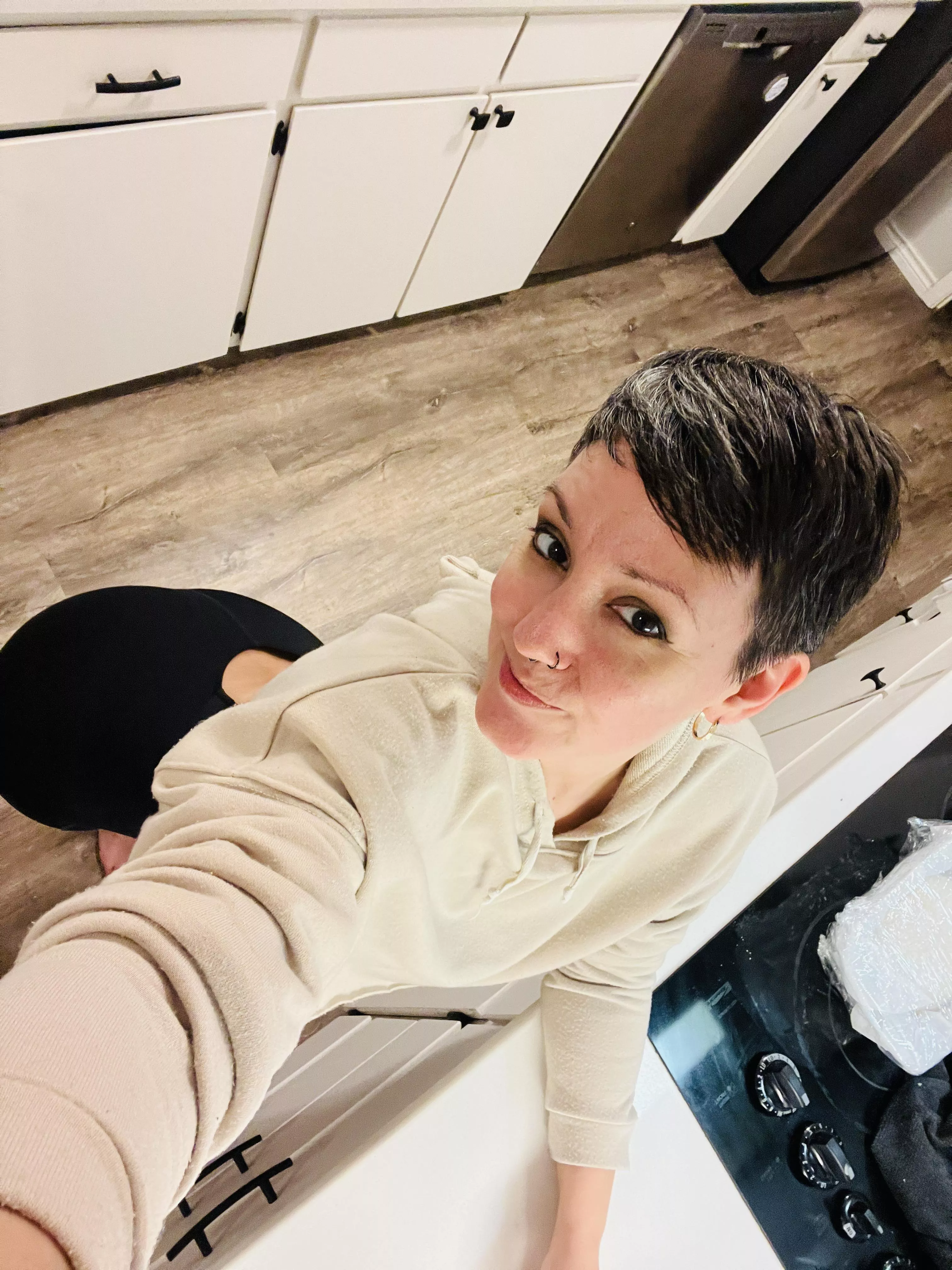 [F37] in this cute new bodysuit