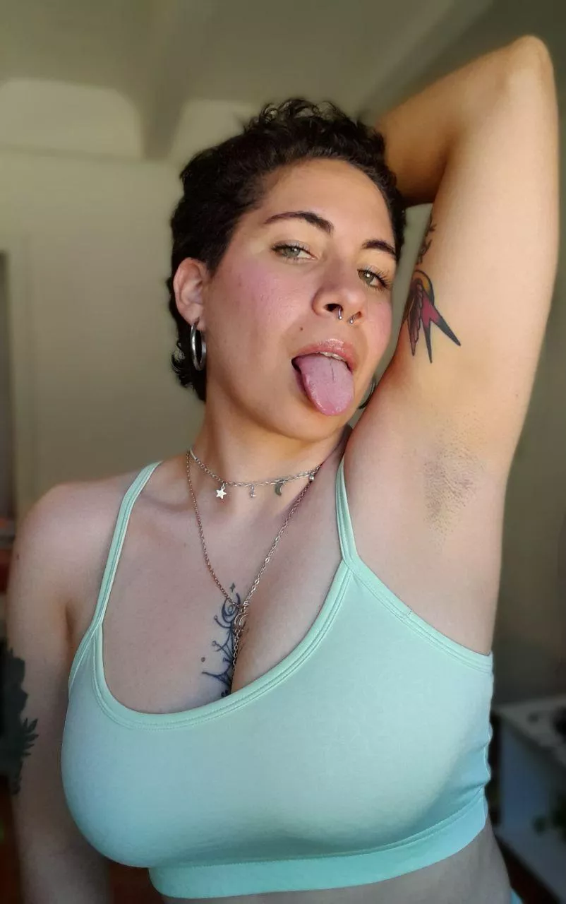 I'm letting my hair grow again