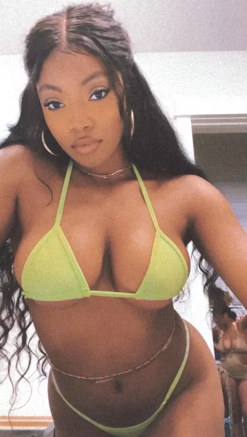 Kelsi Kalore (@kelsikalore)