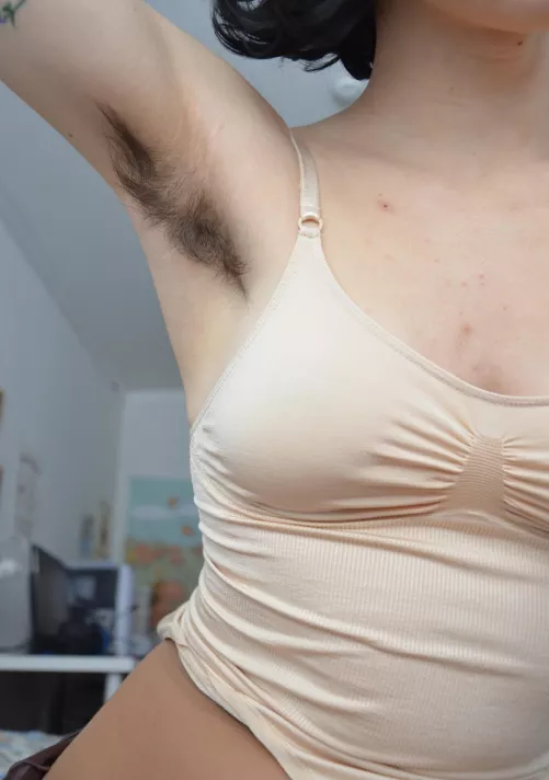 my hair is growing in such a weird way but i still like it 😅