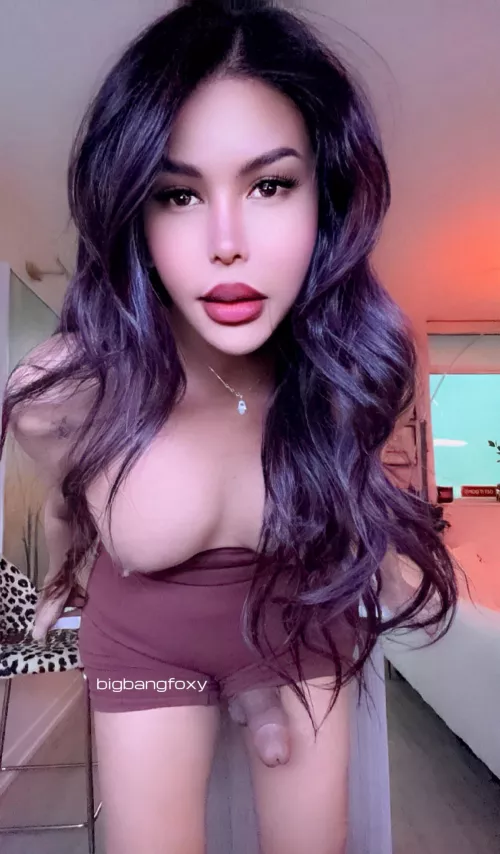 Say hi if you can help me deal with this boner. 