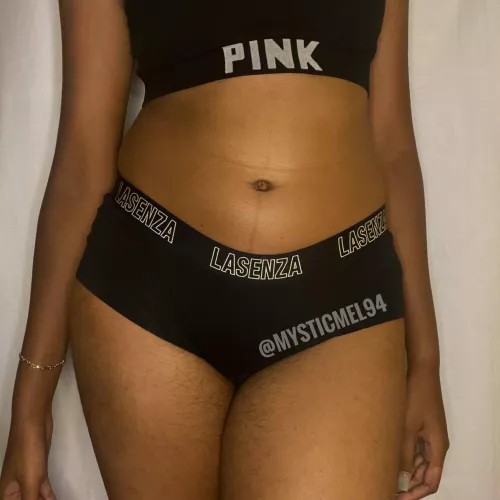 [selling] [Canada] my creamy goodness looks so good on black fabric, why don't you see for yourself? [pty] 💓👙