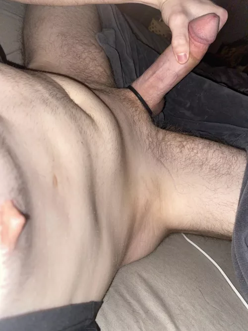 [25] just looking for a fat cock sword fight 😏