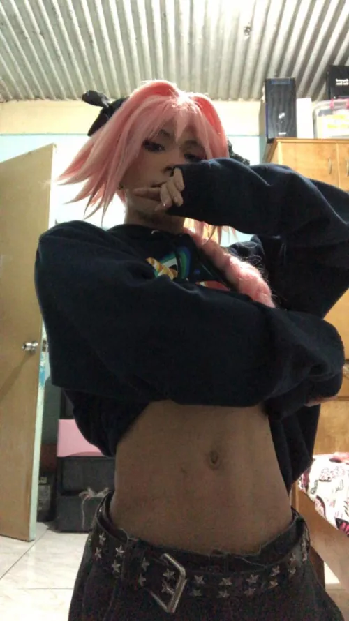 Enjoy the midriff😏🫶