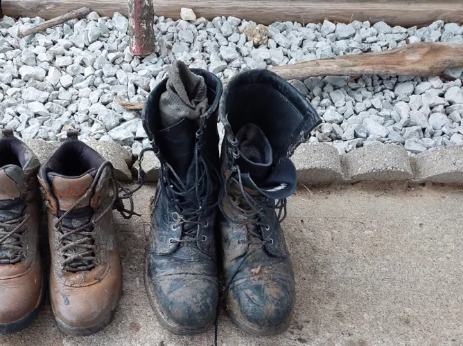 How do i re stain boots?