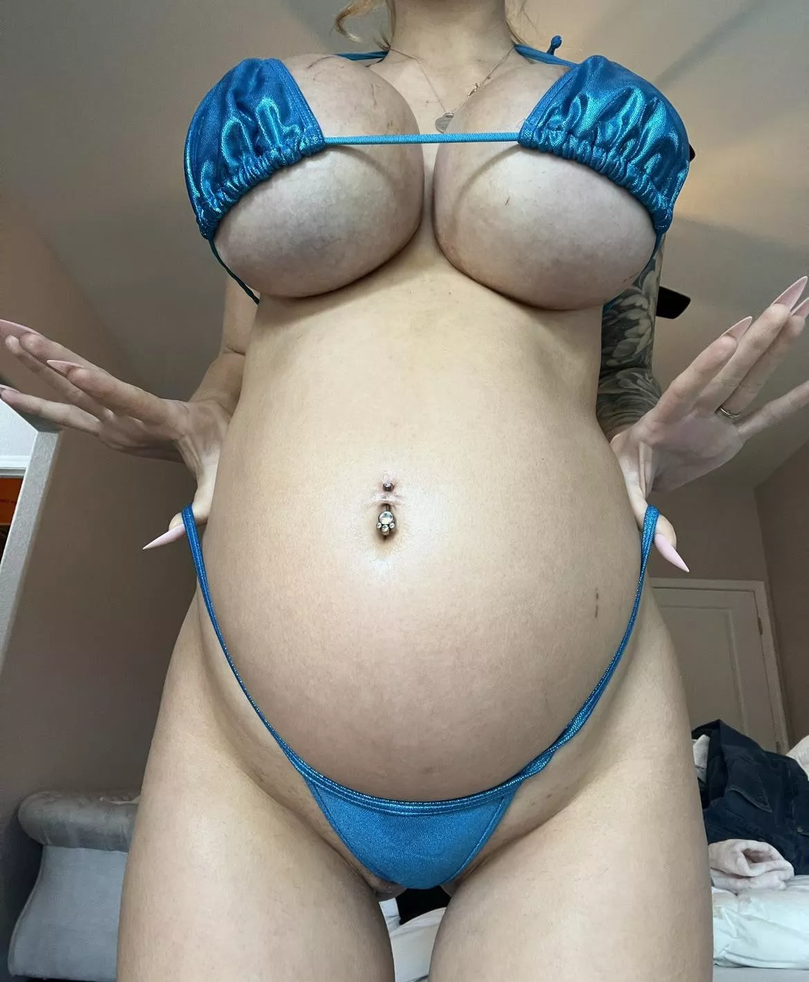 How would you describe this pregnant body???