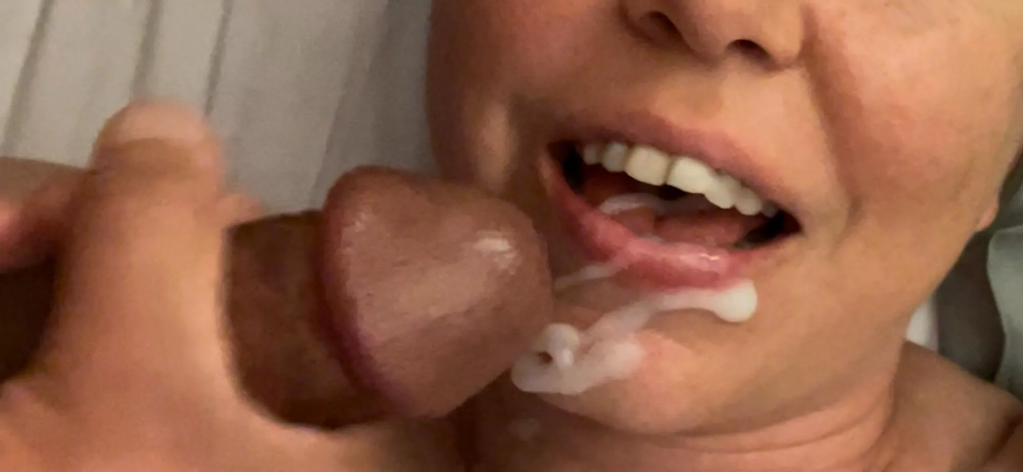 Love hot cum on my face
