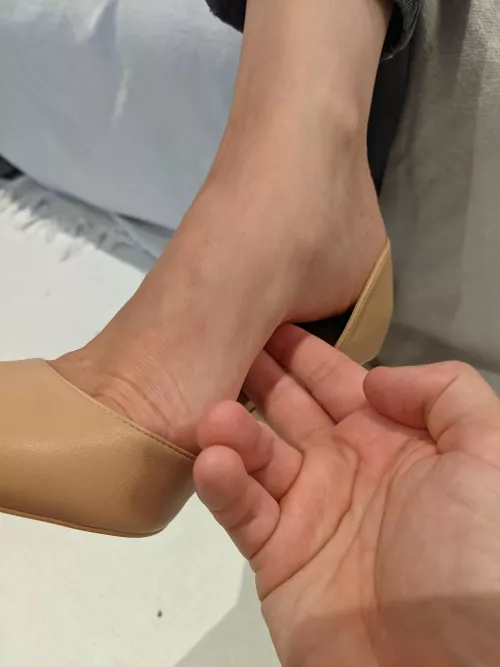 Wanna tickle my arch?