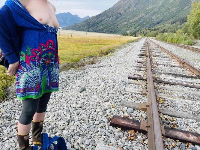 41F▪️love showing off my assets….and Alaska 🤭