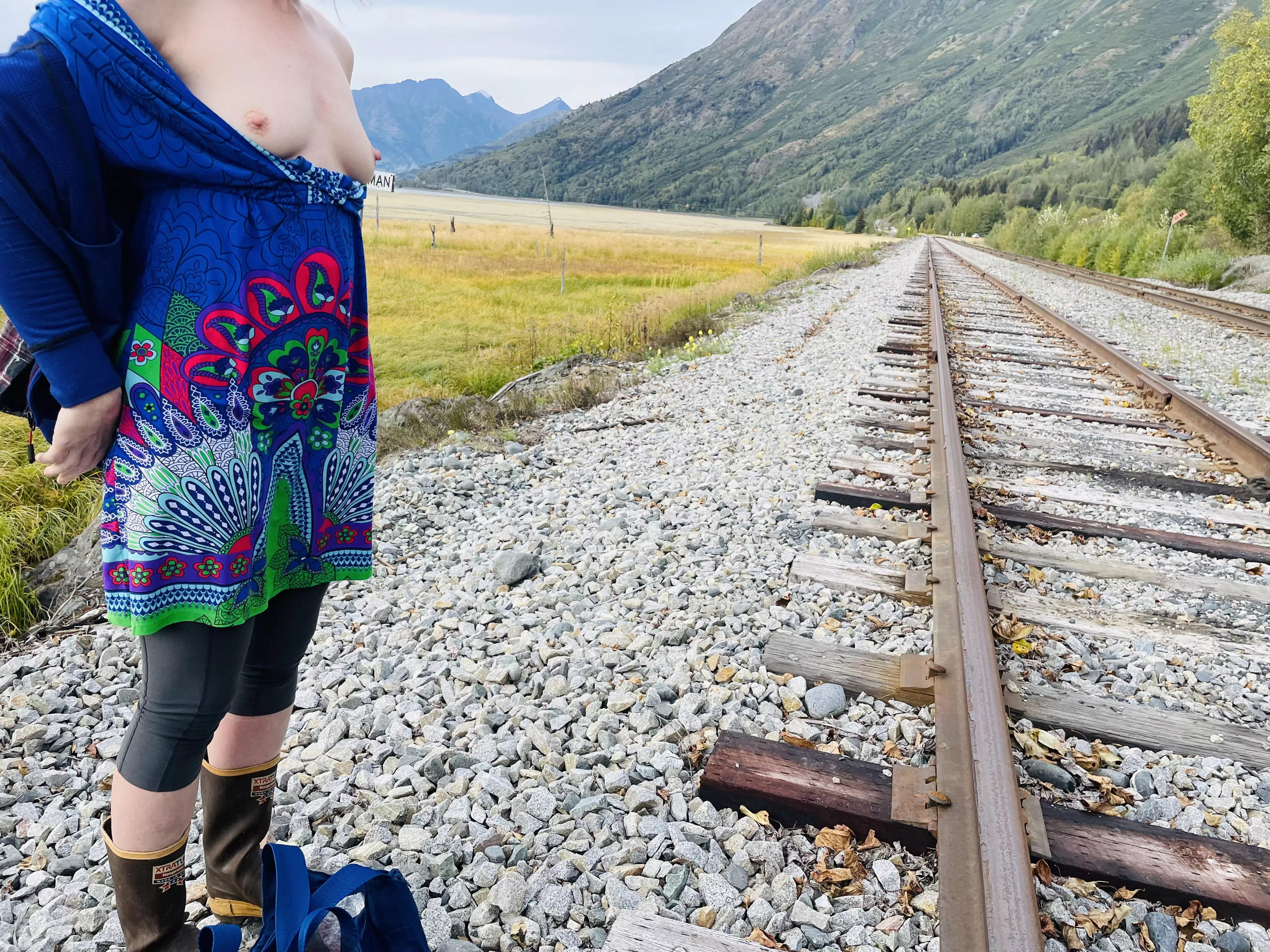 41F▪️love showing off my assets….and Alaska 🤭