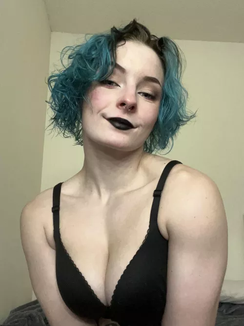 Did you look at my lips or tits first