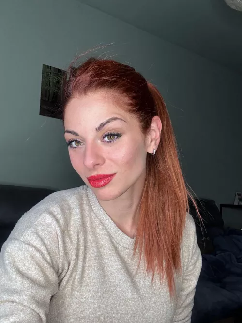 How do you like red lipstick?