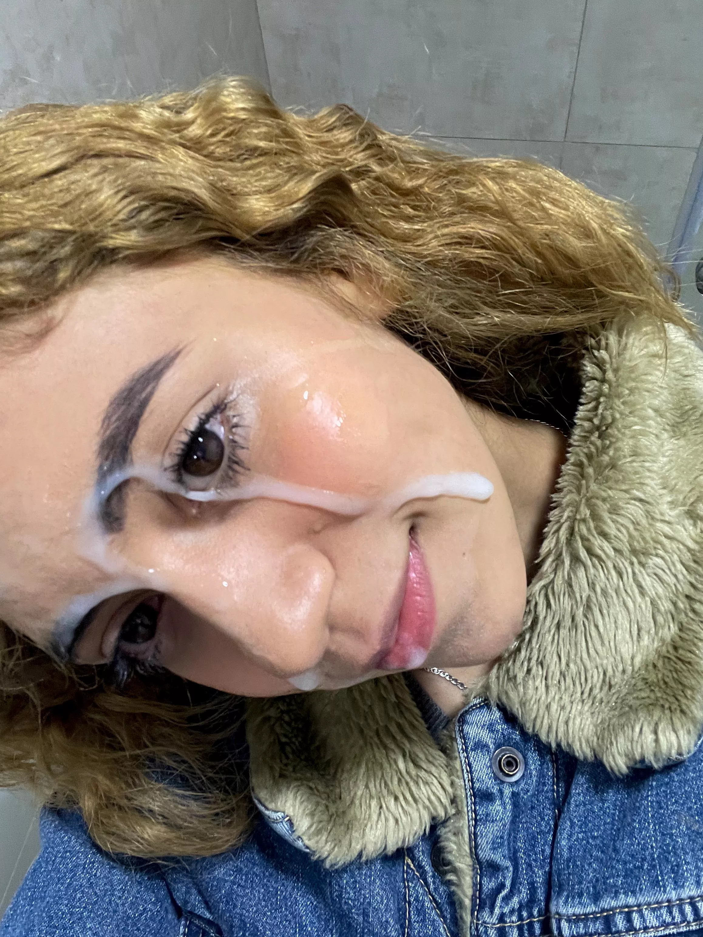 I love how his thick load can almost make a heart on my face 🤭