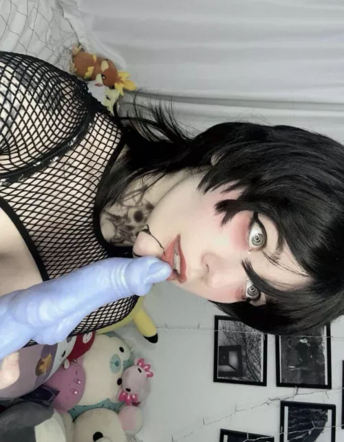 I wonder which hole too fill first~~ 💕