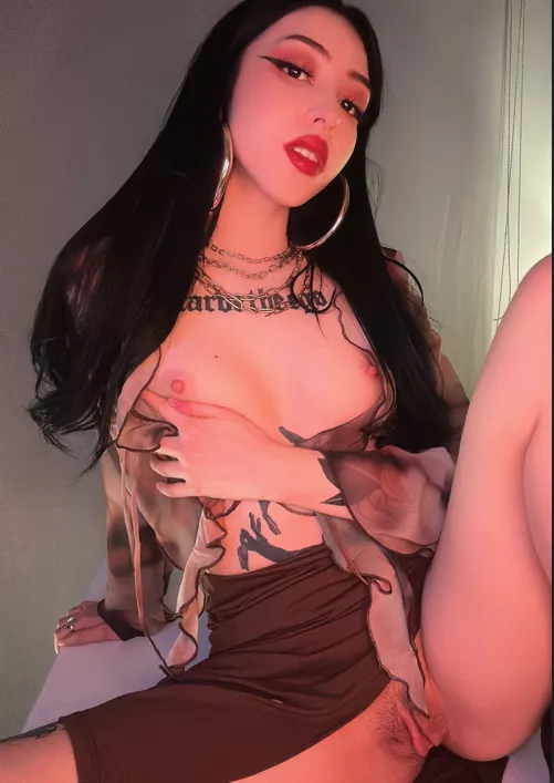 I'm sitting in front of you on a table in a restaurant almost naked. That means it's time to take me back to my house