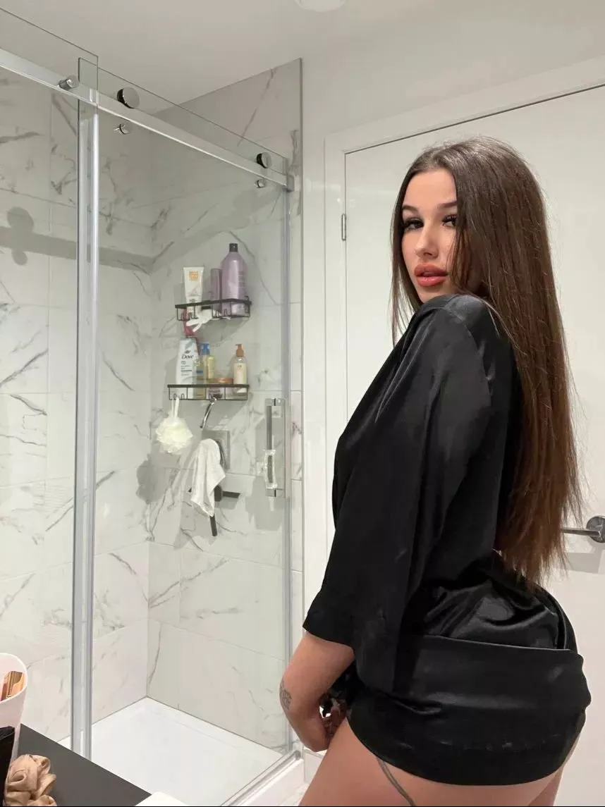 Wanna fuck me in the shower? 😏