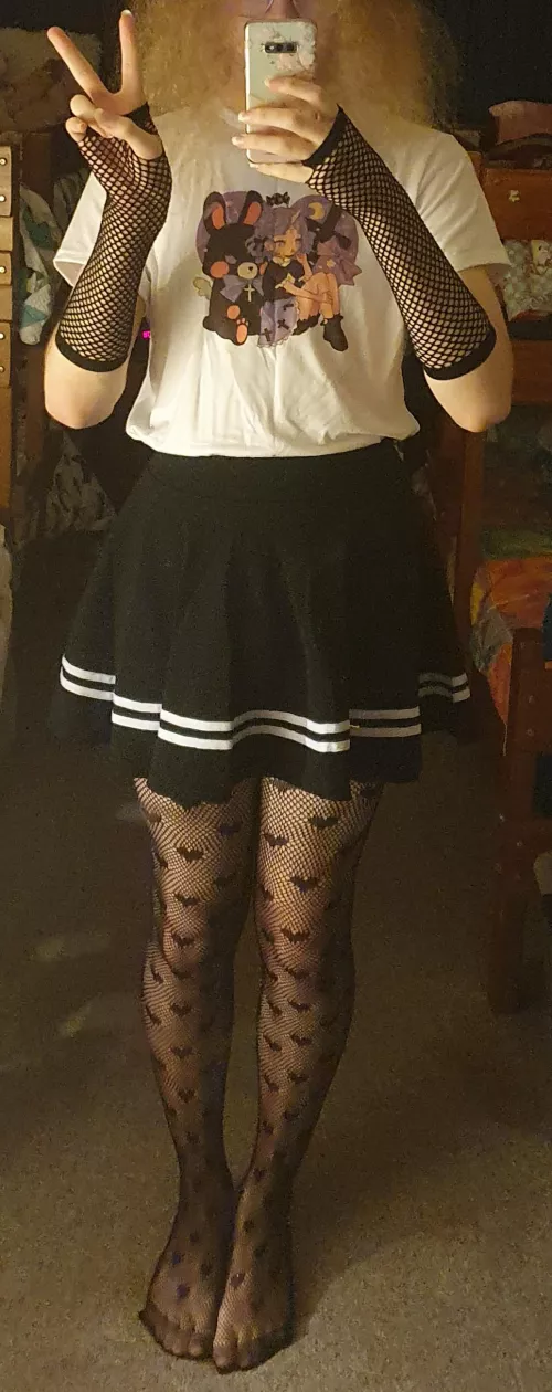 What's your favourite part of this outfit? :3
