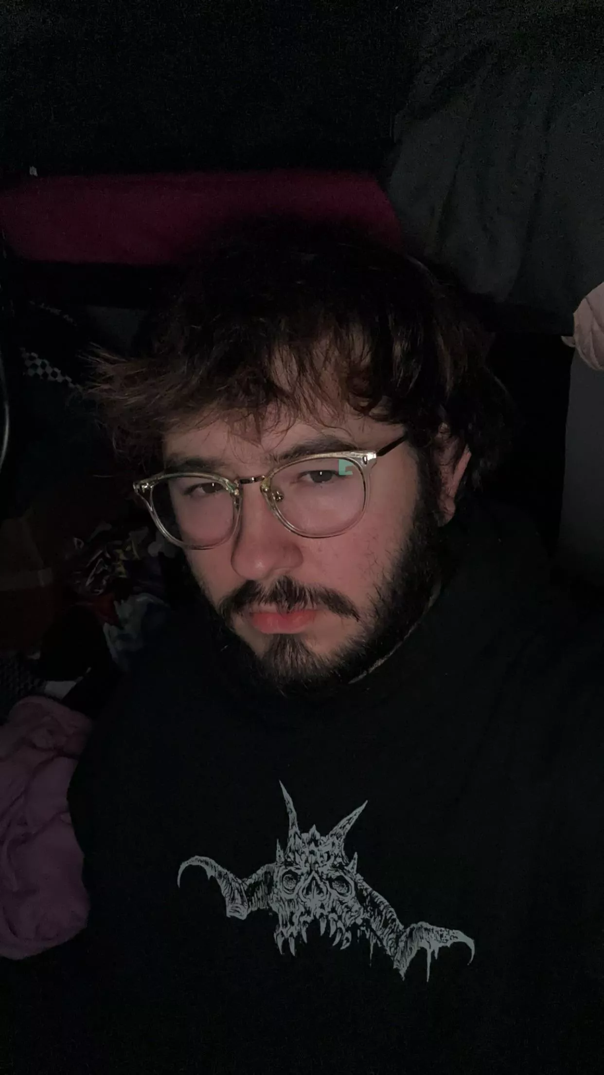 Who can I give head to while they game👀