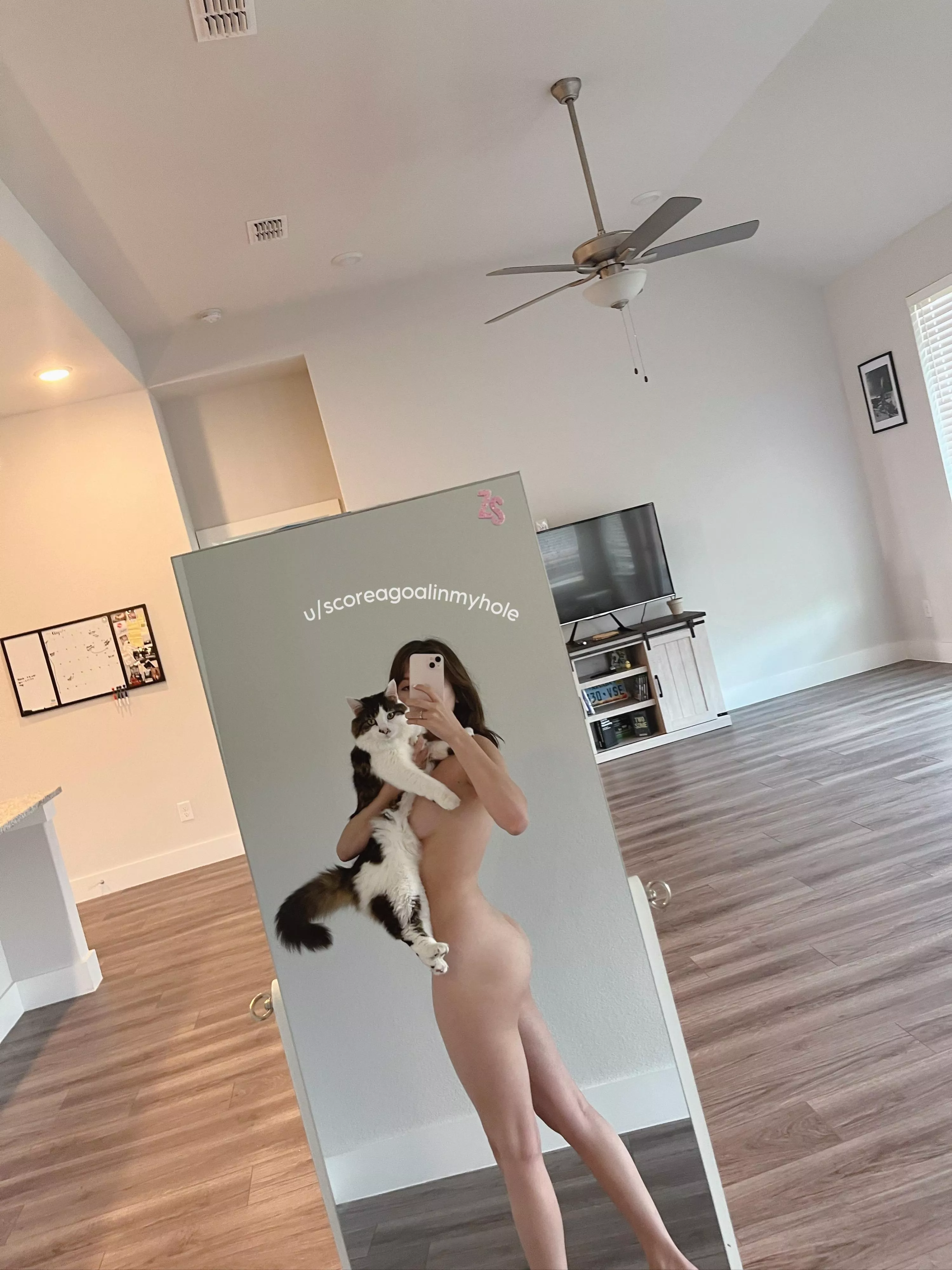 Would you wanna fill my little 4'11 body? 💦