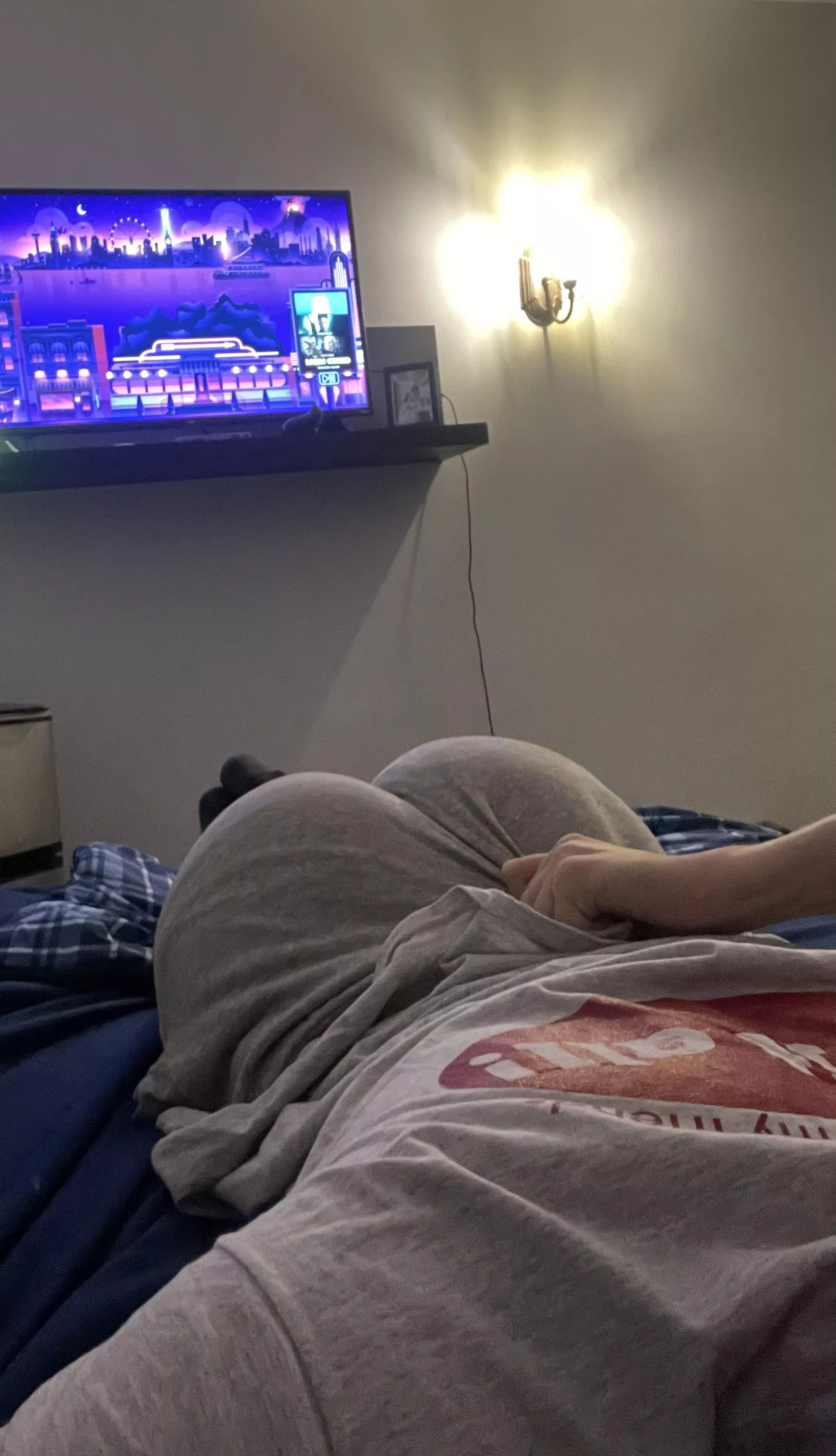 18 yr old aspiring sissy. I will let you fully Feminize me