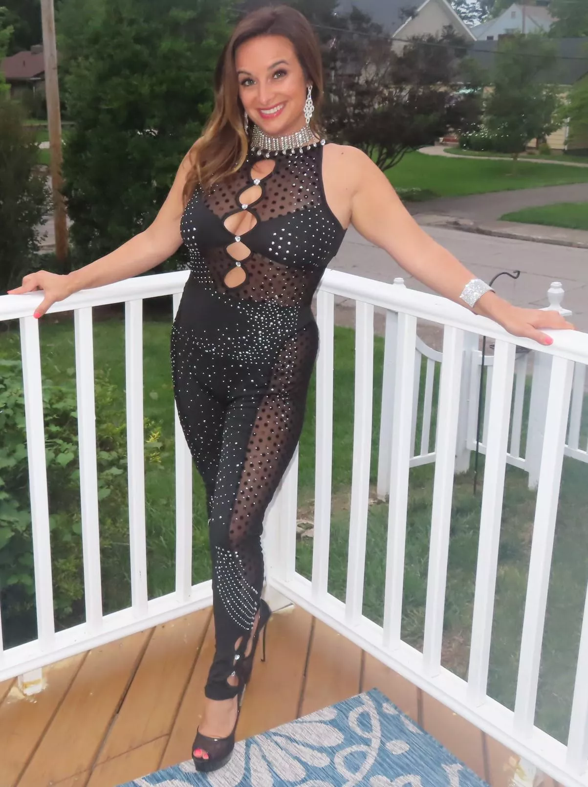 Classy Sexy Amateur Milf 45F