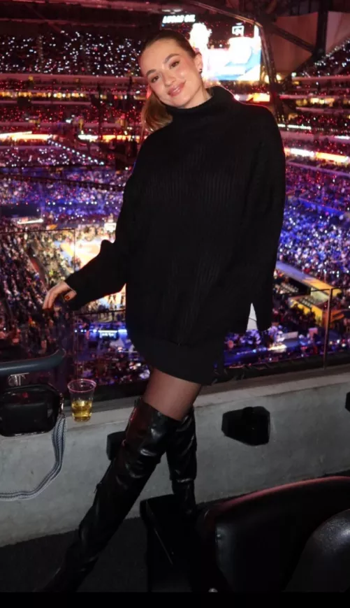 damn she’s so fine