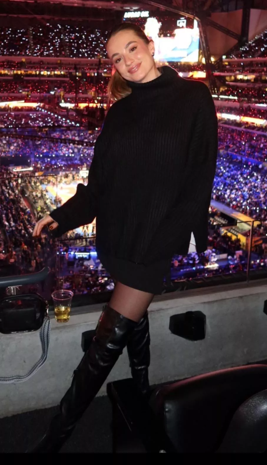 damn she’s so fine