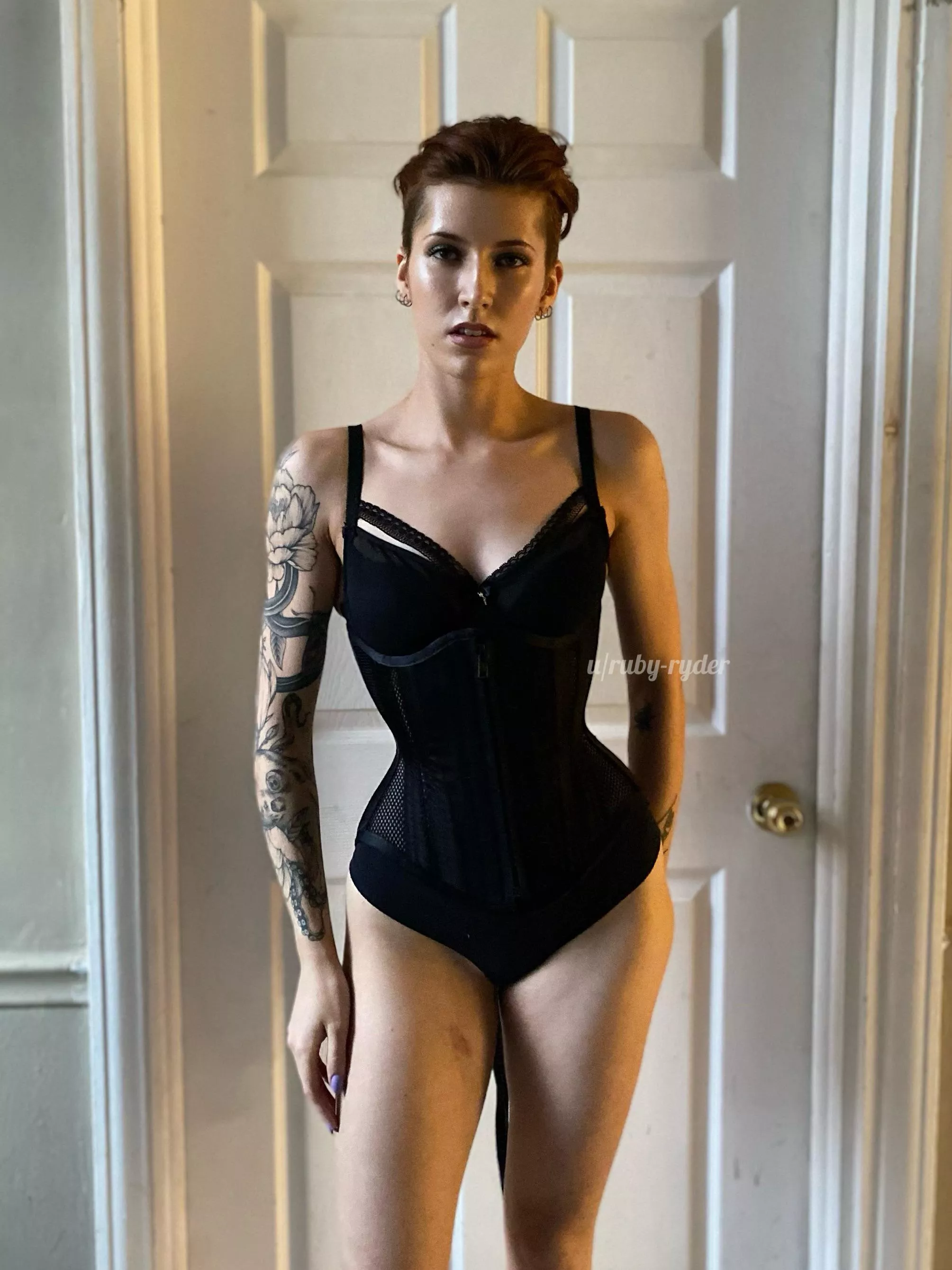 Do you like my corset?