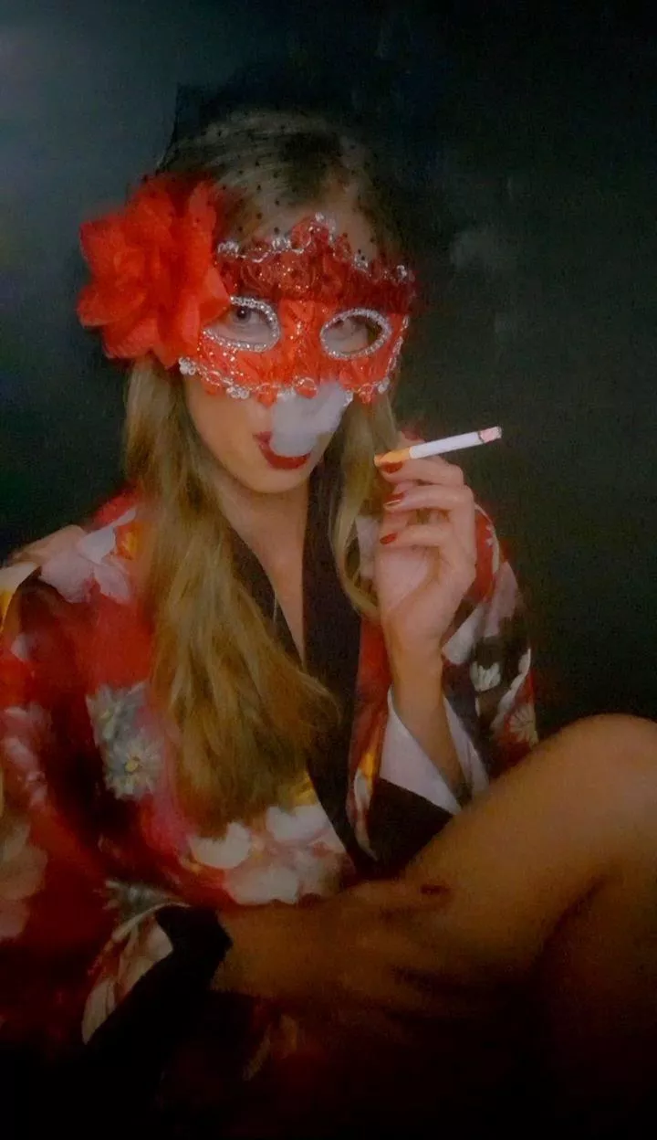 Having a very smokey Saturday night 🚬