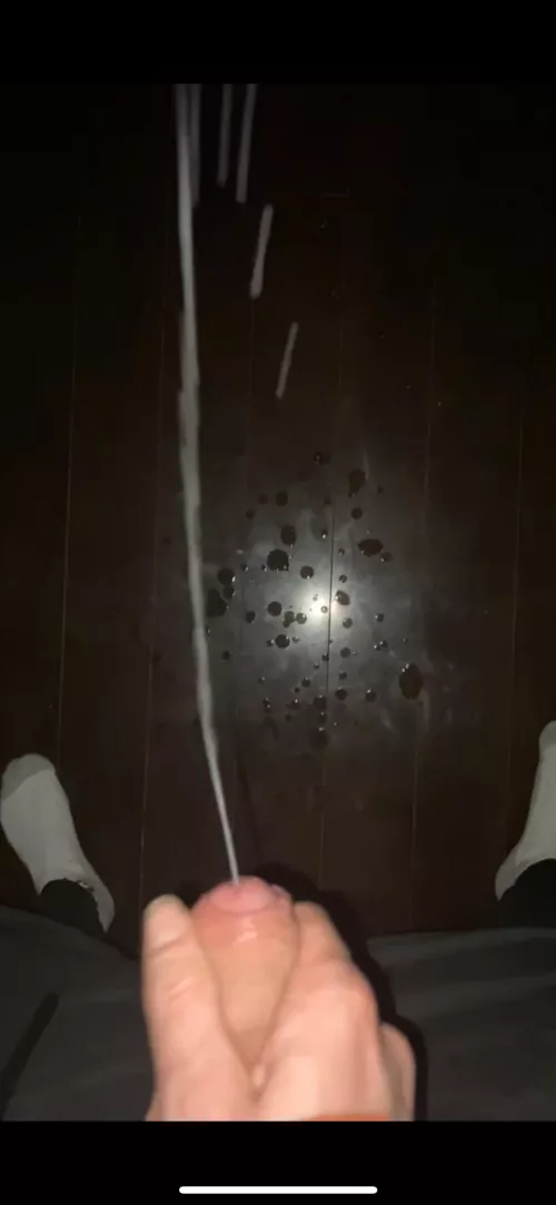 I always blow massive loads 😈💦