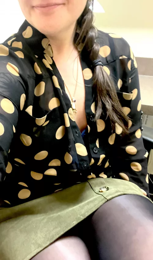 My forest green mini skirt made an appearance this week :)