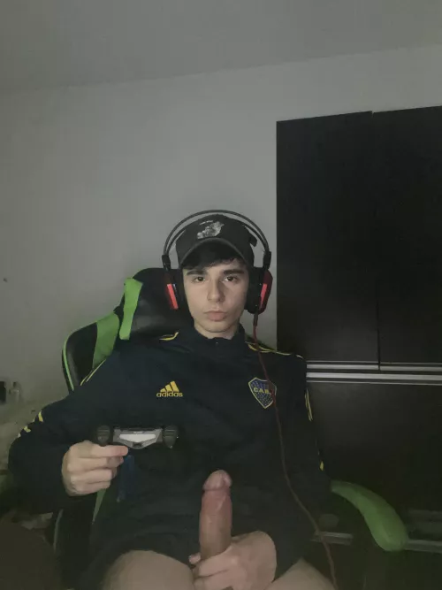 Which one would you pick to play?🎮😏