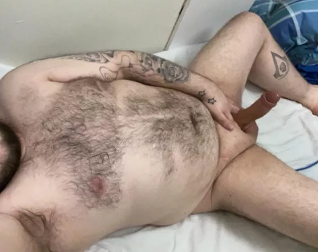 Who wants to sit in front of me.. naked.. lol