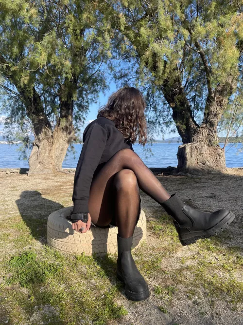 Do u love shiny nylons?